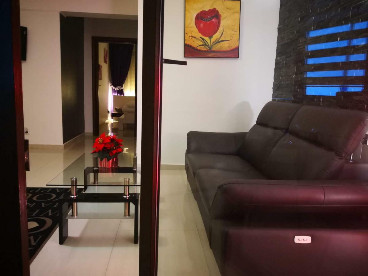 Apartament Lenus'K Apartment Букурещ Екстериор снимка
